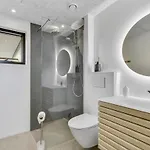 3 Bedroom Amazing In Prázdninový dům *
