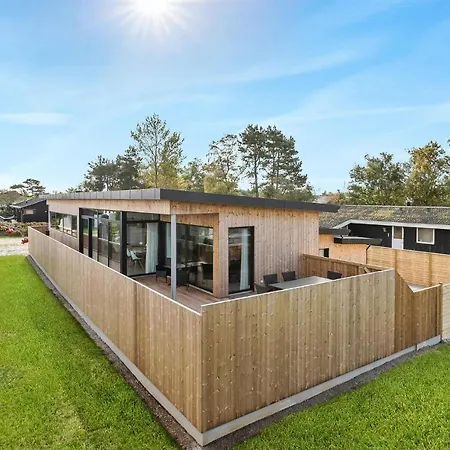 3 Bedroom Amazing In Prázdninový dům *