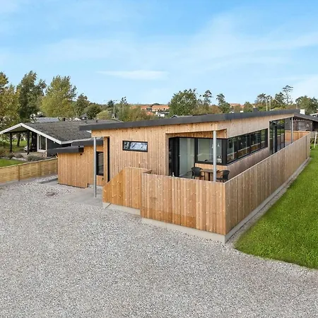 3 Bedroom Amazing In Juelsminde (Hedensted)